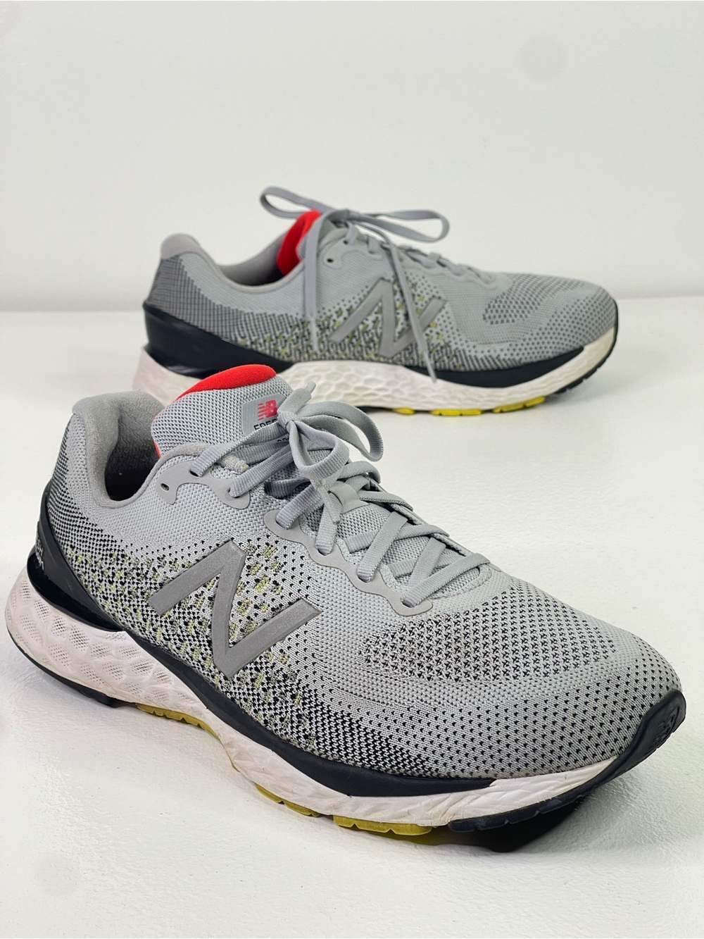 New Balance Fresh Foam 880v10 Grey Red Running Shoes Men’s Size 11 Extra Wide 4E